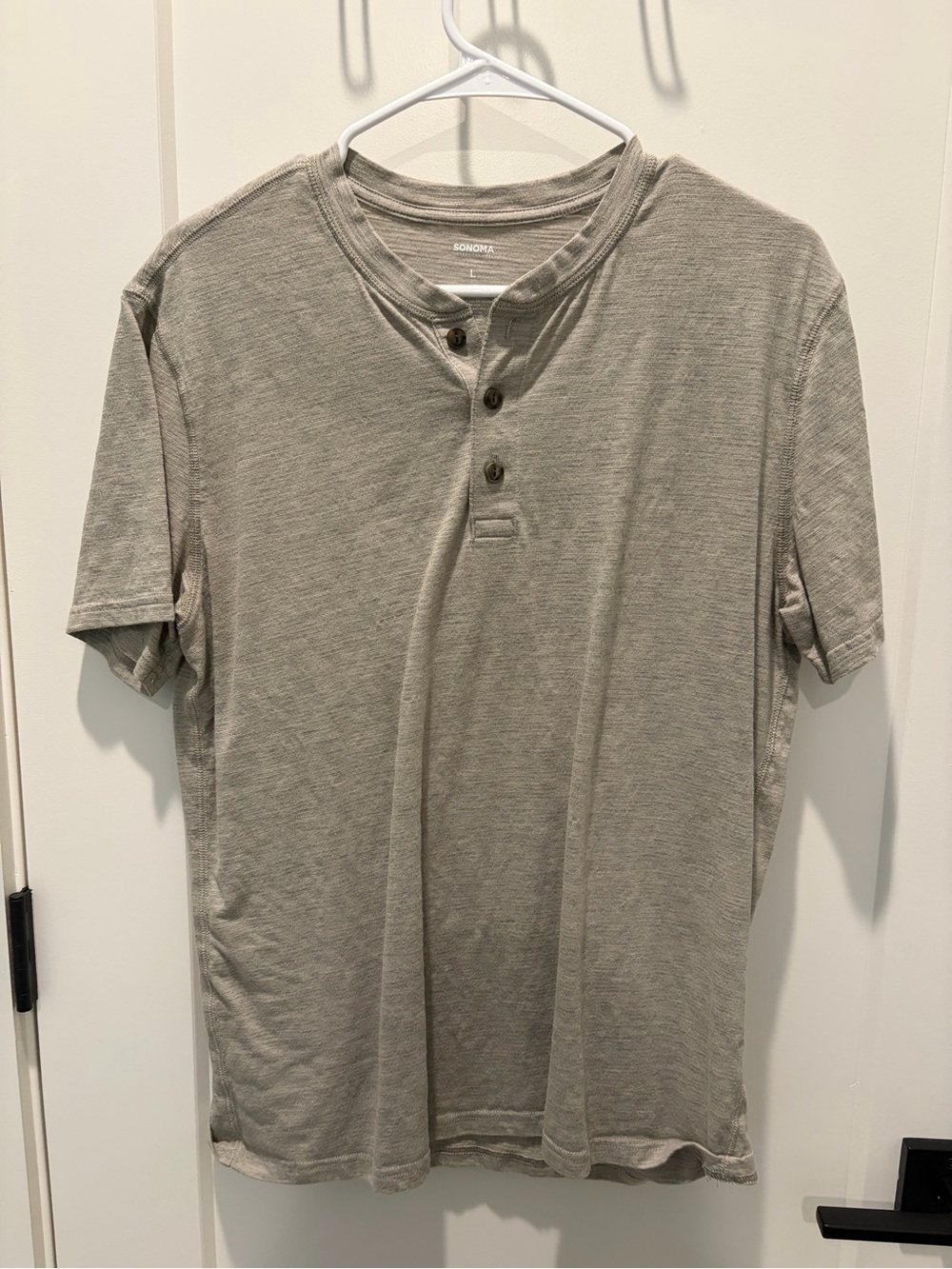 Sonoma Men’s Short-Sleeve Henley in Light Taupe Gray